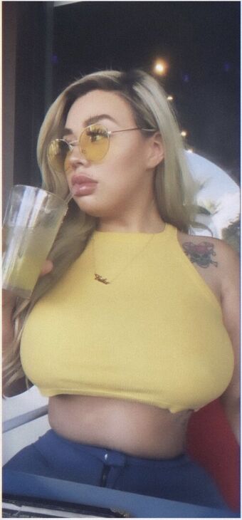 Ericah Голі Зливи OnlyFans Фото 15