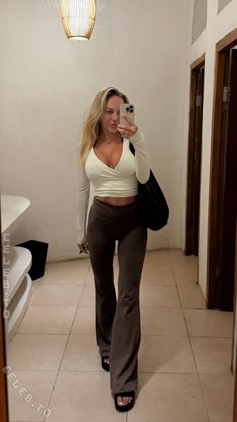 Erna Husko Голі Зливи OnlyFans Фото 166