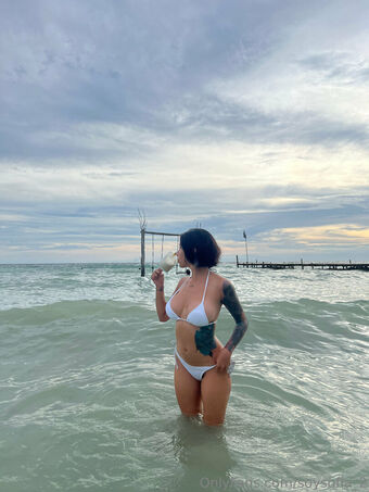 essof Голі Зливи OnlyFans Фото 25