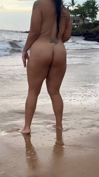estefani Голі Зливи OnlyFans Фото 1