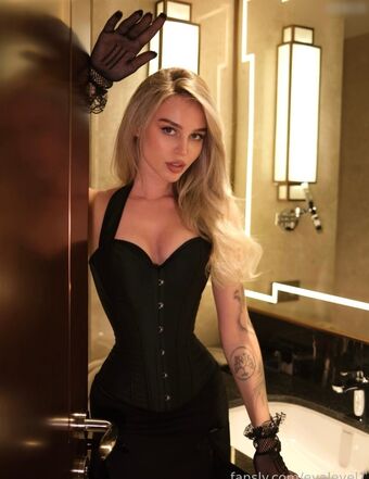 Eva Level Голі Зливи OnlyFans Фото 21