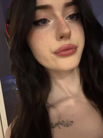 Evalunna Голі Зливи OnlyFans Фото 25