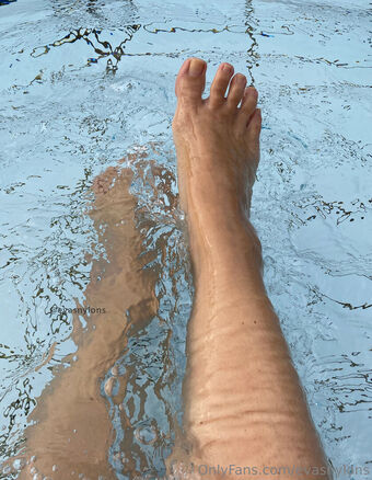 evasnylons Голі Зливи OnlyFans Фото 61