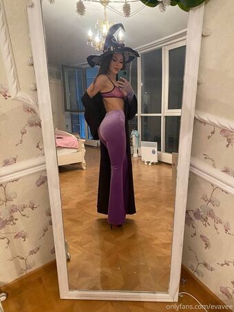 evavee Голі Зливи OnlyFans Фото 69