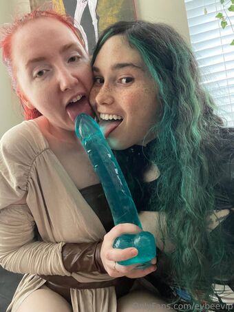 evbeevip Голі Зливи OnlyFans Фото 30