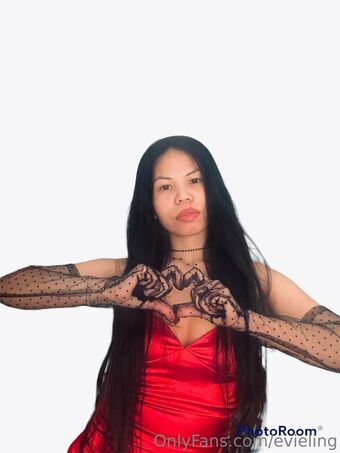 evieling Голі Зливи OnlyFans Фото 7