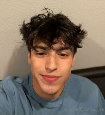 evillxe Голі Зливи OnlyFans Фото 23