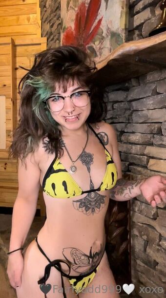 fairlyodd222 Голі Зливи OnlyFans Фото 18