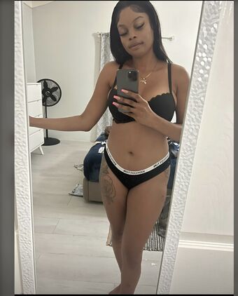 Farmer Girl Jess Голі Зливи OnlyFans Фото 12