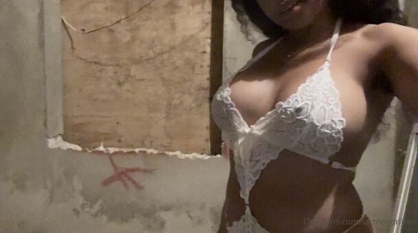 Farmer Girl Jess Голі Зливи OnlyFans Фото 13