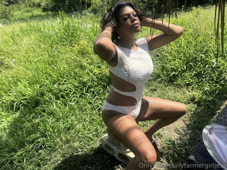 Farmer Girl Jess Голі Зливи OnlyFans Фото 15