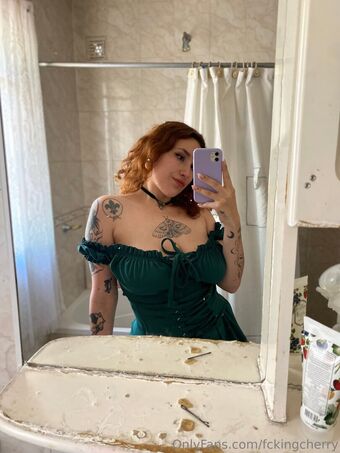 fckingcherry Голі Зливи OnlyFans Фото 22