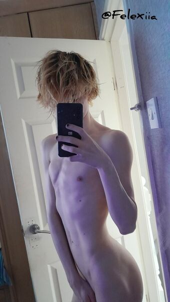 Felexiia Голі Зливи OnlyFans Фото 44