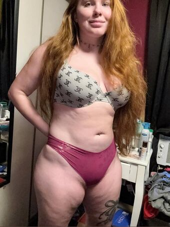 Fieryredcheeks Голі Зливи OnlyFans Фото 5