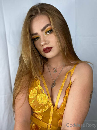 findomroxy1 Голі Зливи OnlyFans Фото 39