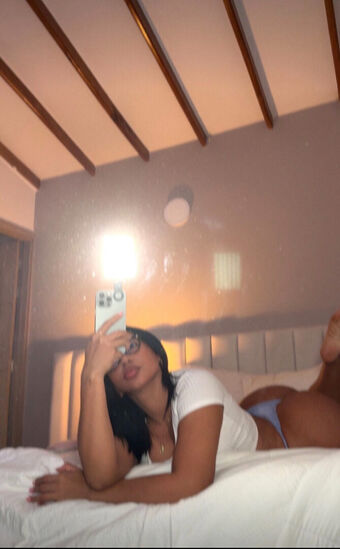 finy Голі Зливи OnlyFans Фото 32