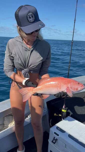 Fishhuntressamy Голі Зливи OnlyFans Фото 12