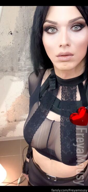 Freyamousy Голі Зливи OnlyFans Фото 12
