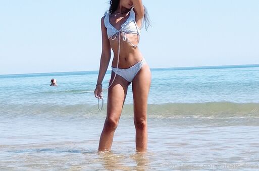 freyee Голі Зливи OnlyFans Фото 3
