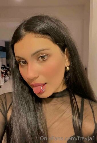 freyja1 Голі Зливи OnlyFans Фото 13