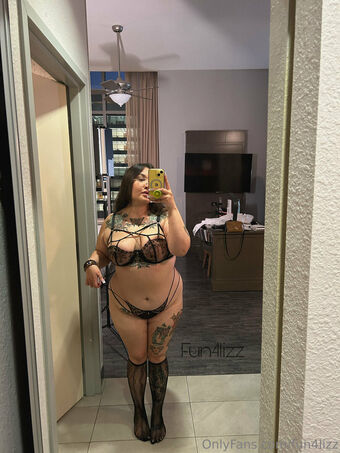 fun4lizz Голі Зливи OnlyFans Фото 47