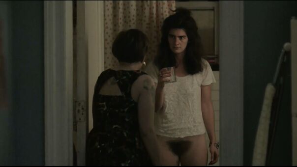 Gaby Hoffmann Голі Зливи OnlyFans Фото 1