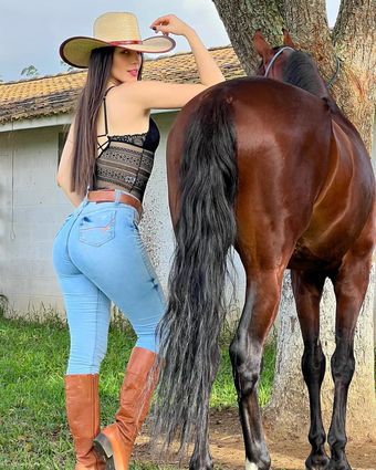 Geandra Bazzanella Голі Зливи OnlyFans Фото 2