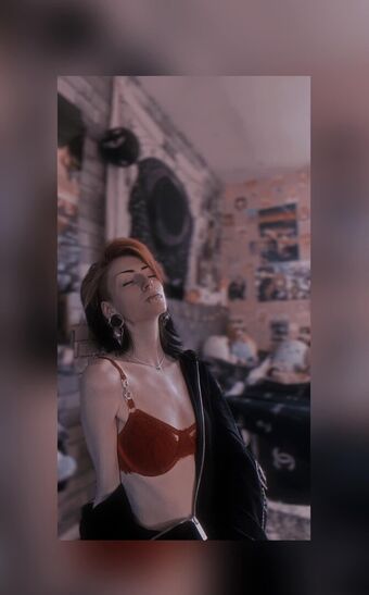 gh0st._.pixie Голі Зливи OnlyFans Фото 21