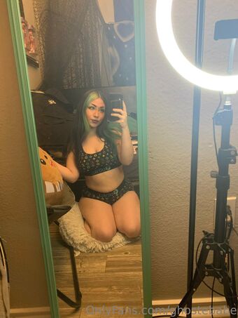 ghostebabe Голі Зливи OnlyFans Фото 20