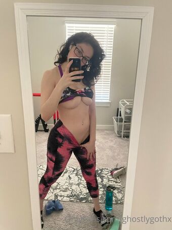 ghostlygothx Голі Зливи OnlyFans Фото 17