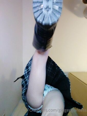 gingergiantess Голі Зливи OnlyFans Фото 19