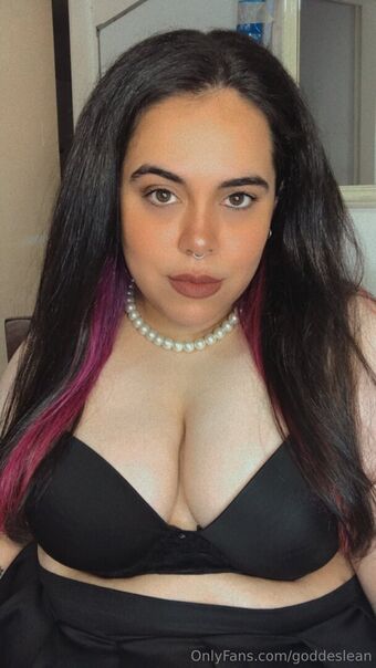 goddeslean Голі Зливи OnlyFans Фото 39