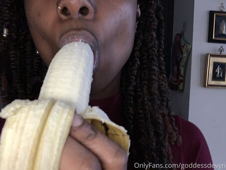 goddessdevyn Голі Зливи OnlyFans Фото 17