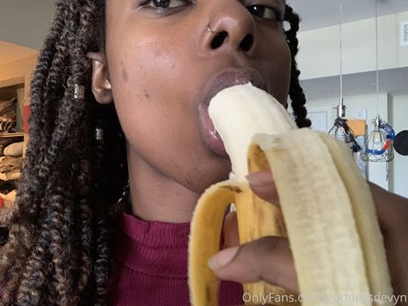 goddessdevyn Голі Зливи OnlyFans Фото 18