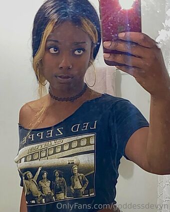 goddessdevyn Голі Зливи OnlyFans Фото 20