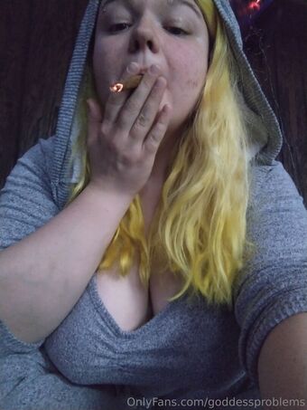 goddessproblems Голі Зливи OnlyFans Фото 5