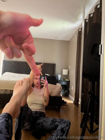 goddessvikfire Голі Зливи OnlyFans Фото 4