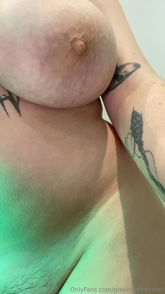 greencatfromhell Голі Зливи OnlyFans Фото 1