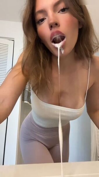 Hailey Miller Голі Зливи OnlyFans Фото 41