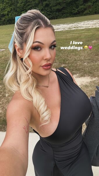 Haley Hudson Голі Зливи OnlyFans Фото 3