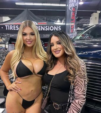 Haley Hudson Голі Зливи OnlyFans Фото 4