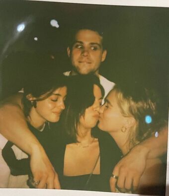 Haley Lu Richardson Голі Зливи OnlyFans Фото 187