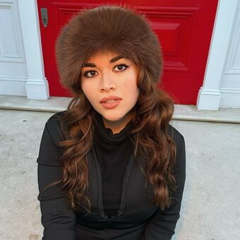 Hellen Bennet Голі Зливи OnlyFans Фото 10