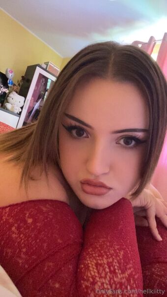 hellkiitty Голі Зливи OnlyFans Фото 14