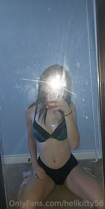 hellkitty56 Голі Зливи OnlyFans Фото 1