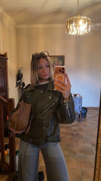 Hello__iris Голі Зливи OnlyFans Фото 171
