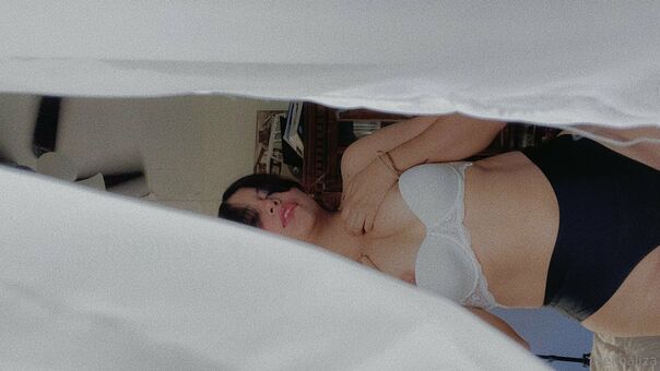 helloaliza Голі Зливи OnlyFans Фото 35