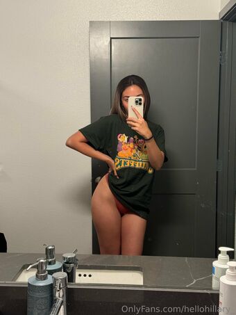 Hellohillary_ Голі Зливи OnlyFans Фото 2