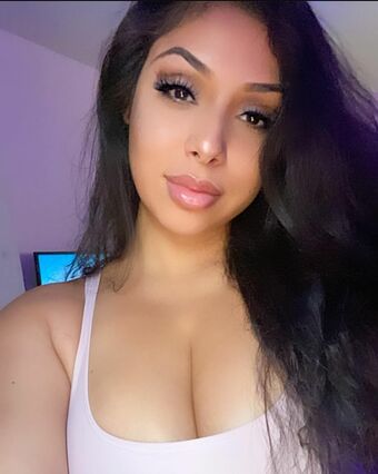 Hellomissbianca Голі Зливи OnlyFans Фото 9
