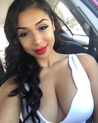 Hellomissbianca Голі Зливи OnlyFans Фото 10